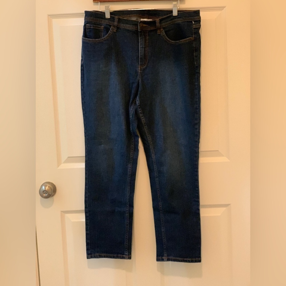 D & Co. Denim + Company Dark Denim Straight Leg Jeans.      Size-14